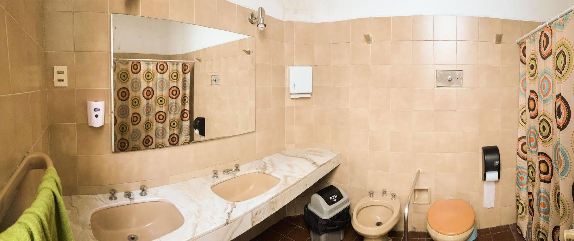 Blanes Hostel Монтевидео Экстерьер фото